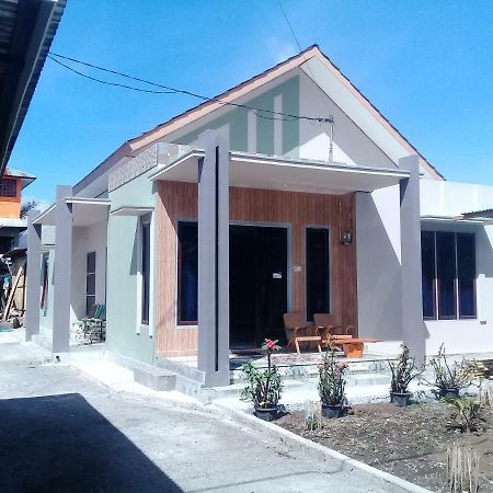 Cinnamon Guest House Bajawa Exteriör bild