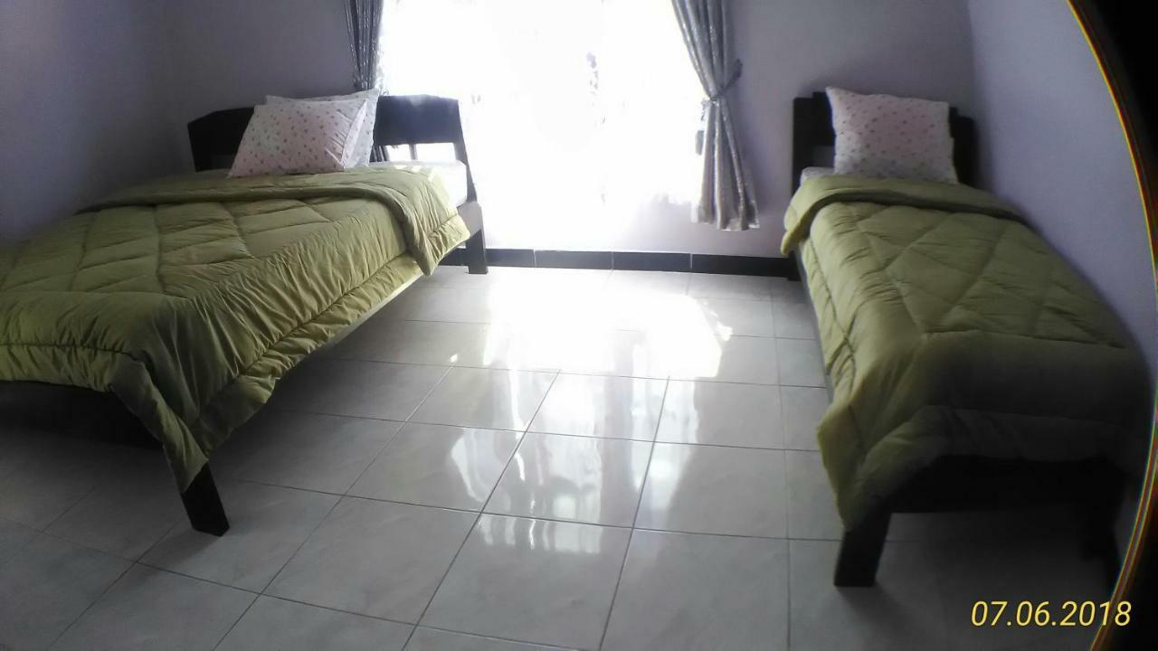 Cinnamon Guest House Bajawa Exteriör bild